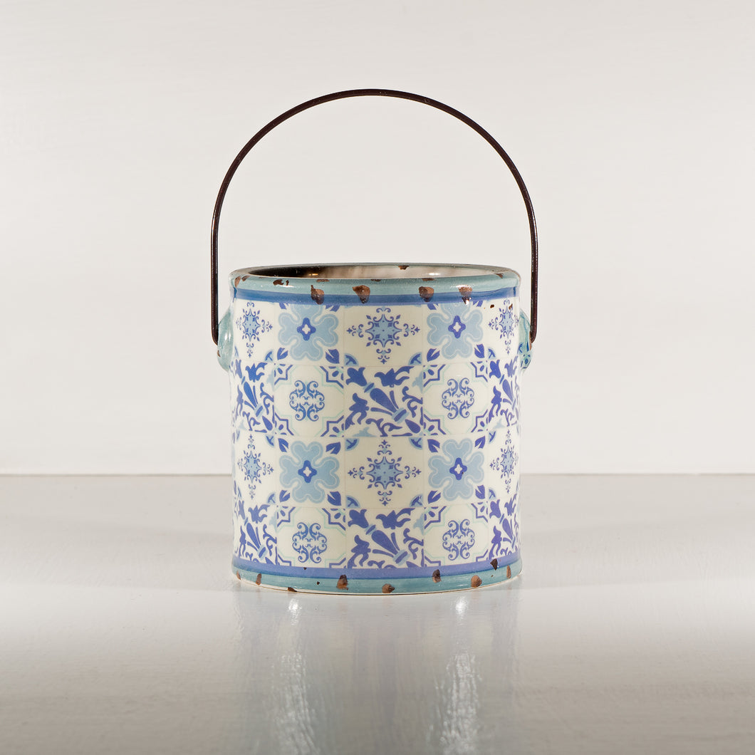 Single Moroccan style lantern candle